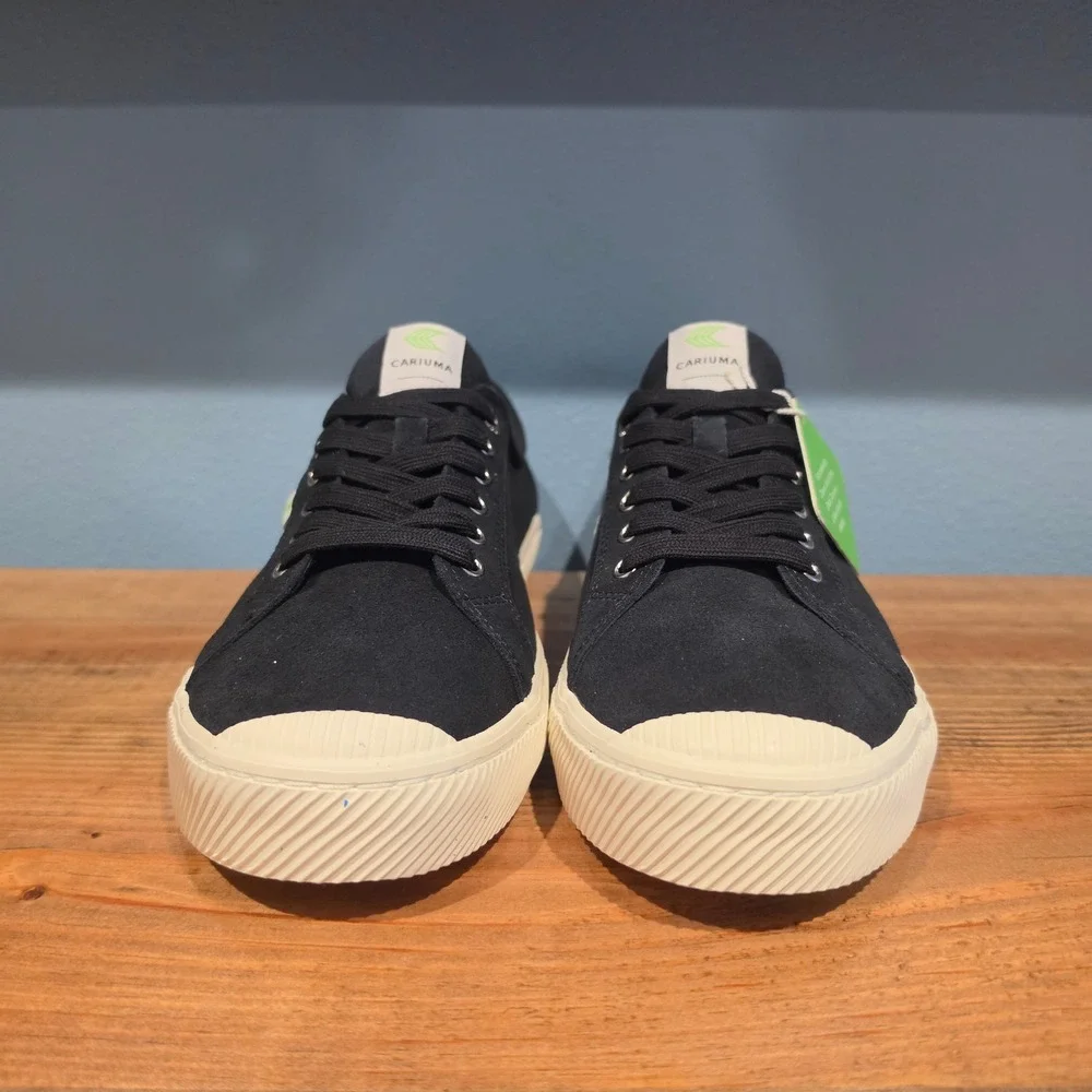 Cariuma Mens OCA Low Sneaker Black Suede Classic Lace Up Size 13